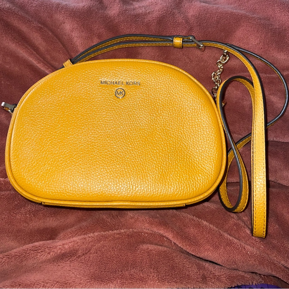 Jet Set Charm Small Pebbled Leather Crossbody Bag